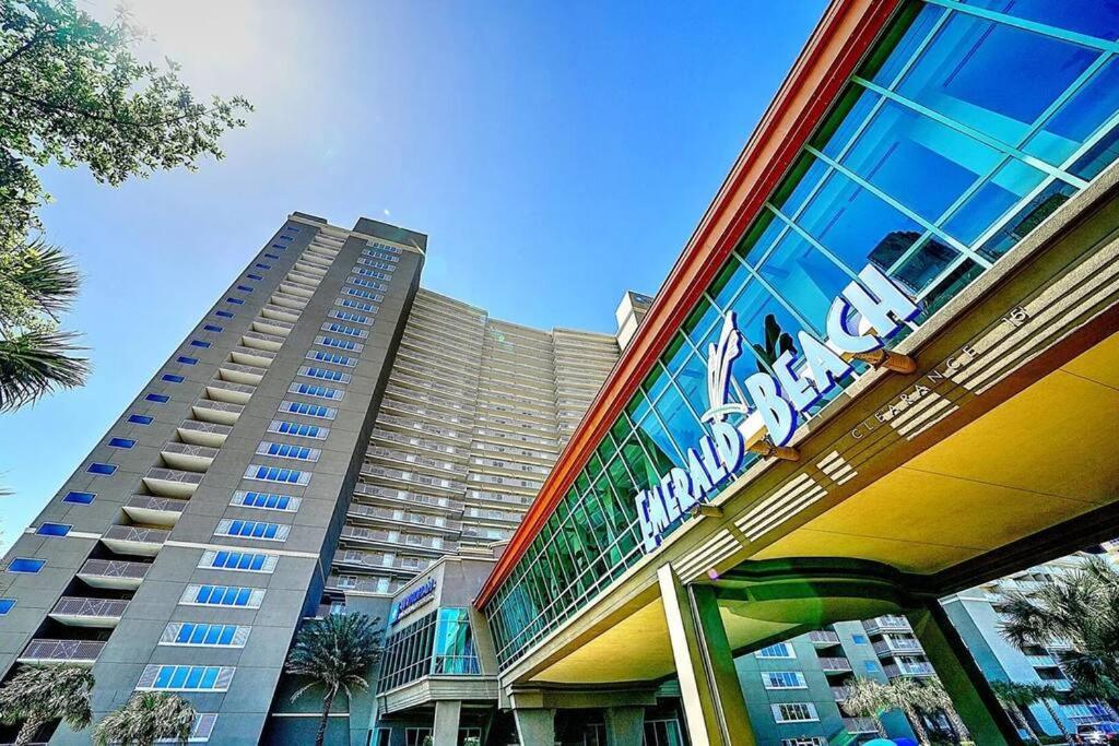 Beautiful Beachfront Paradise! Emerald Beach Resort Panama City Beach Exterior photo