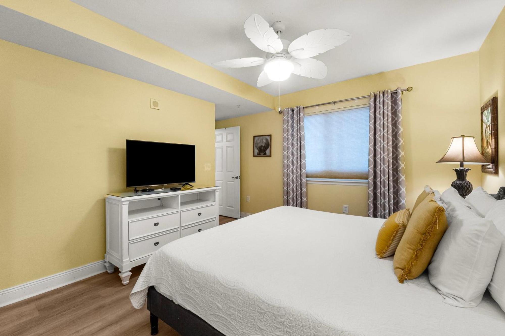 Beautiful Beachfront Paradise! Emerald Beach Resort Panama City Beach Exterior photo